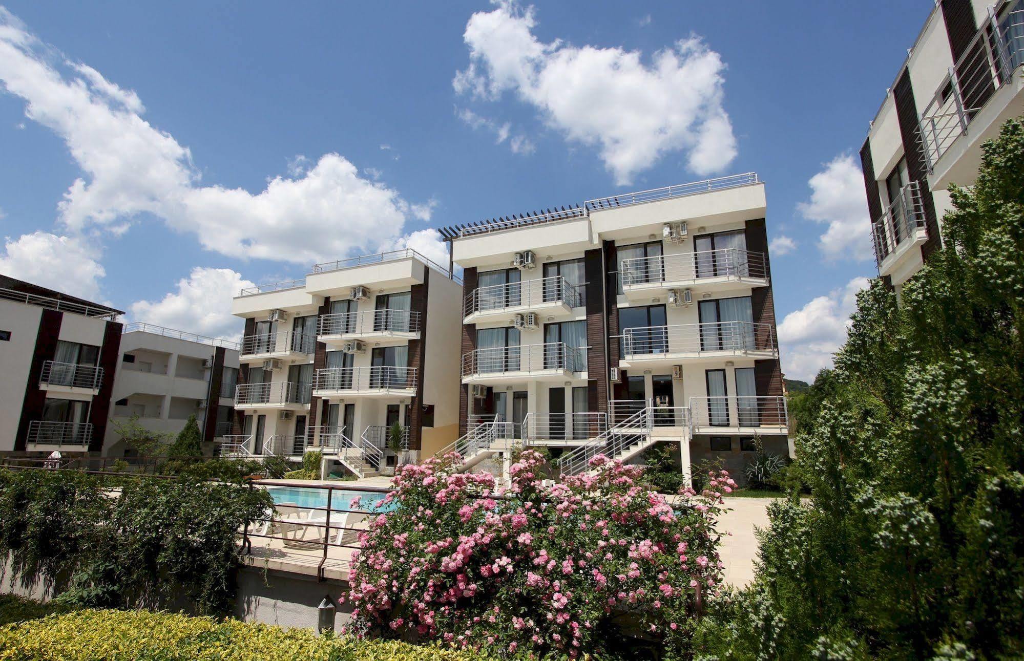 New Line Village Apartments Σάνι Μπιτς Εξωτερικό φωτογραφία