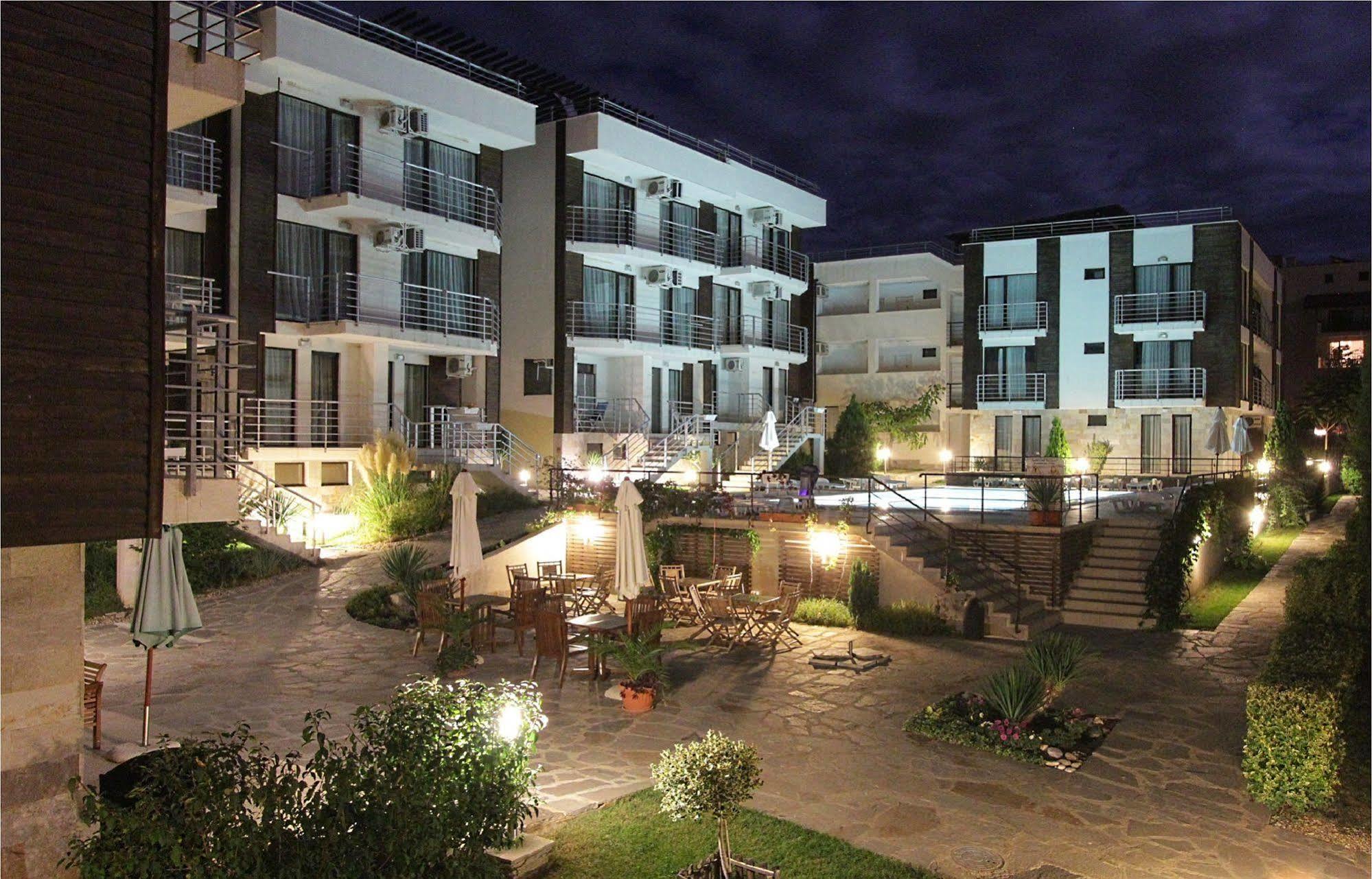 New Line Village Apartments Σάνι Μπιτς Εξωτερικό φωτογραφία